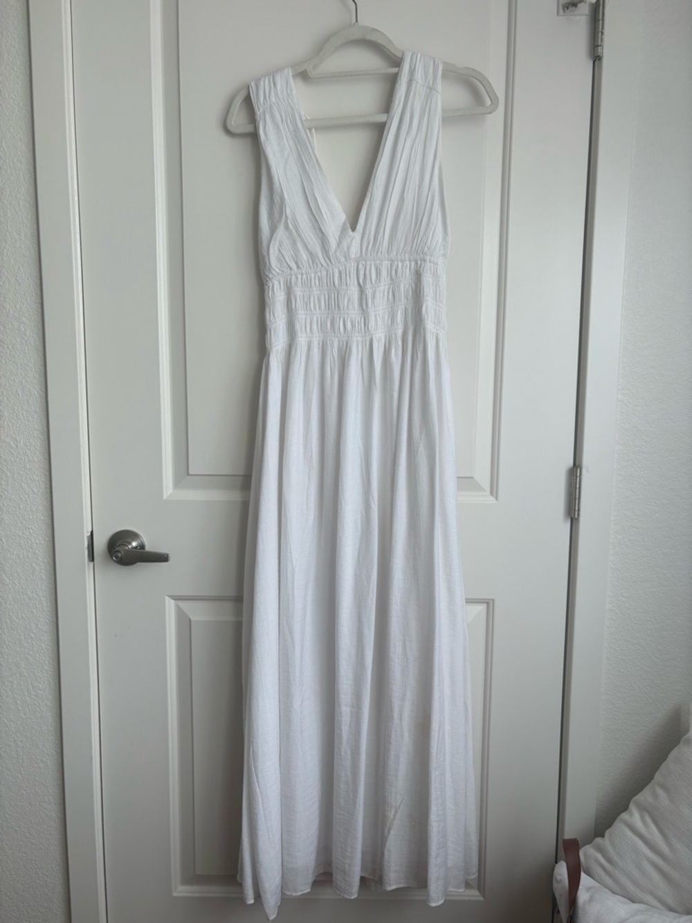White V-Neck Sleeveless Maxi Dress